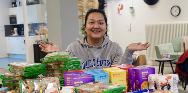 Mayura zorgt voor een lekkere kerst voor 70 gezinnen in Moerwijk