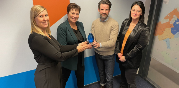 Collega's Staedion en Flink neemt Splash Award in handen