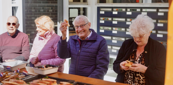 Visje eten op de Nieuwendamlaan