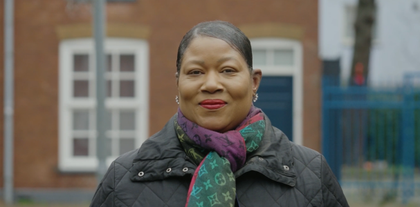 Portretfoto van Giraida Weert, consultent Sociaal Beheer in de wijk