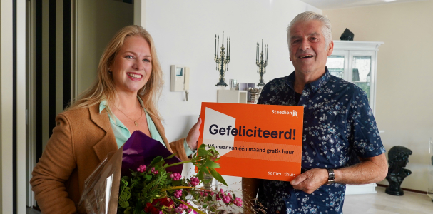 Harrie ontvangt cheque gratis huur 