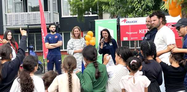 Marieke Stam, directeur Wonen & Samenleven Staedion en Ulrike Insam, directie Krajicek Foundation