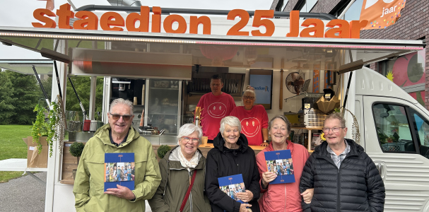 vijf buren voor de traktatiebus