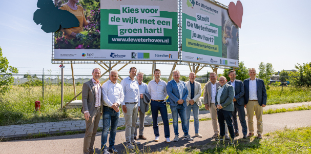 Samenwerkende partijen gemeente Westland, BPD, Staedion en Weboma voor het bouwbord