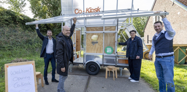 Directeuren openen de co-kiosk