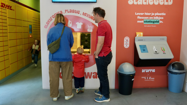 gezin recyclet spullen bij Droppie