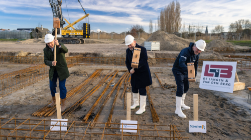 De piketpalen worden geslagen