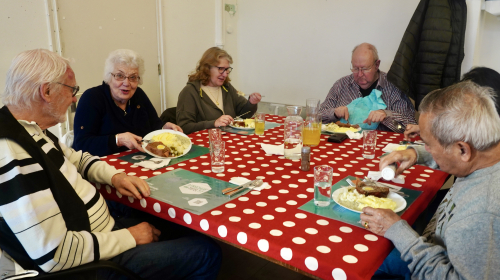 Bij Betje aan tafel