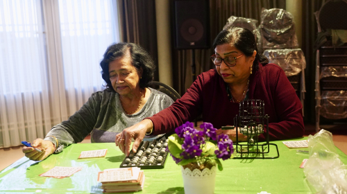 Indra speelt bingo