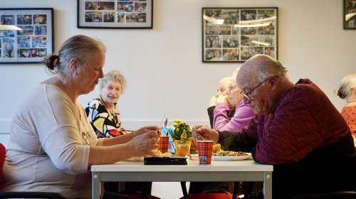 Aan tafel met de Boodschappen Begeleidingsdienst