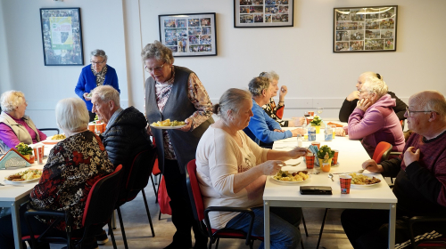 Aan tafel met de Boodschappen Begeleidingsdienst