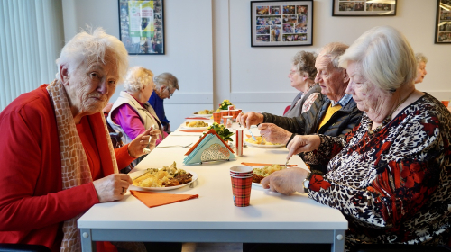 Aan tafel met de Boodschappen Begeleidingsdienst