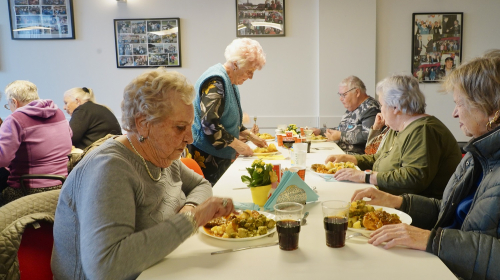 Aan tafel met de Boodschappen Begeleidingsdienst