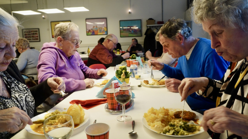 Aan tafel met de Boodschappen Begeleidingsdienst