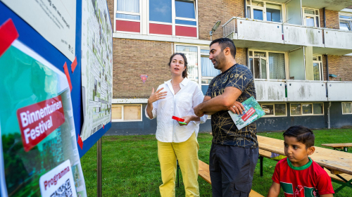 In gesprek over ideeën voor de binnentuinen in Zuidwest