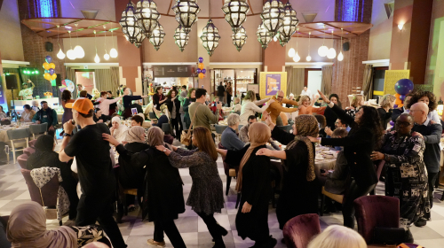 polonaise van gasten tijdens het ontmoetingsdiner