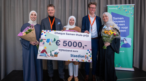 Prijswinnaar Samen thuis-prijs Zorgkamer ZuidWest met Gijsbert van Herk en Martijn Balster.jpg