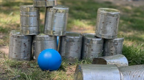 Blik gooien is een van de oud-hollandse spelletjes
