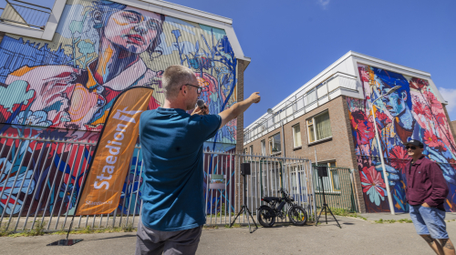 Consulent Leefbaarheid & Participatie onthult muurschildering