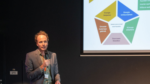 Niels van der Wal presenteert hoe Staedion zich voorbereidt op Klimaat van de toekomst