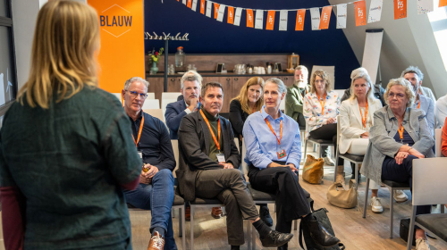 Toehoorders in een workshop