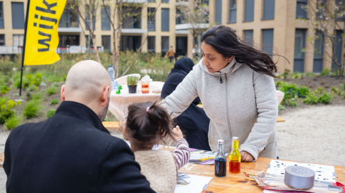 Bewoners maken kennis bij het welkom van de Schaloen