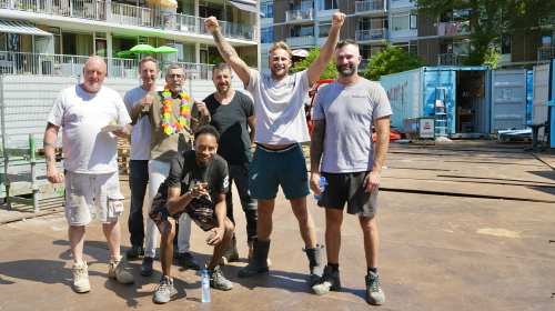 De klusmannen die gewerkt hebben aan de renovatie