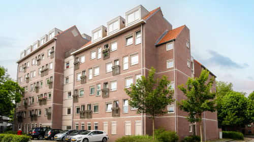 Woningen aan het Glenn Millerhof 5 tot 207 in Loosduinen