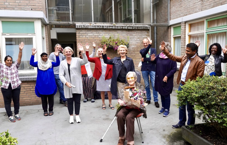 100-jarige bewoonster van Z.H.B
