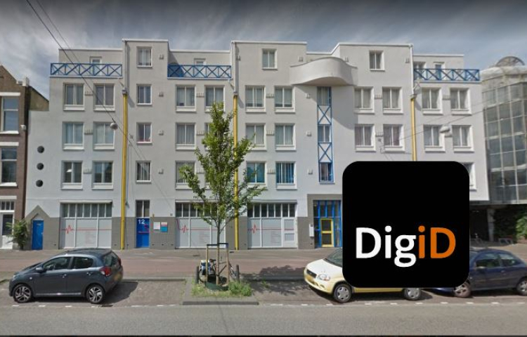Een wooncomplex met het logo van DigiD