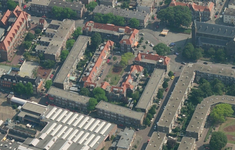 Foto van boven aan in de wijk Bomen- en bloemenbuurt