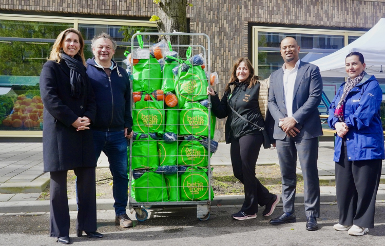 Betje Wolffstraat feestelijke oplevering winkelstraat