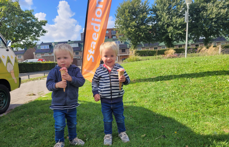smullen van een gratis ijsje