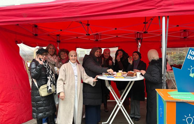 Bewoners bij eindejaarsactie Lage Nieuwstraat
