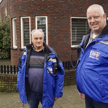 Jeroen en Jan van het BIT samen op straat