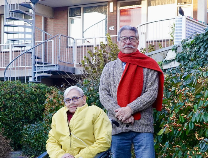 Joecke en Max voor de woningen 