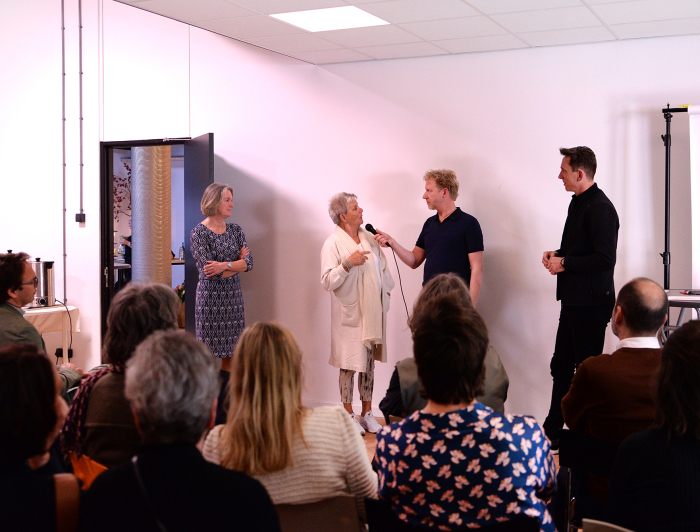 Bewoners in gesprek met experts tijdens een inspiratiesessie van het Innovatielab Den Haag Zuidwest