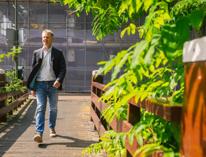 Gijsbert van Herk wandelt door de wijk