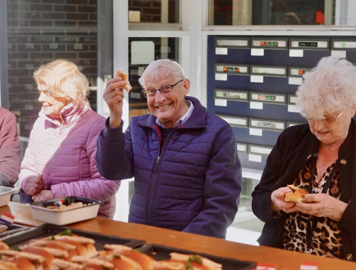 Visje eten op de Nieuwendamlaan