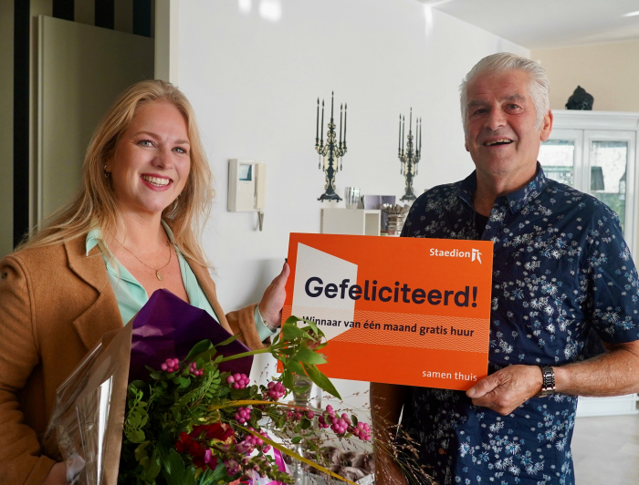 Harrie ontvangt cheque gratis huur 