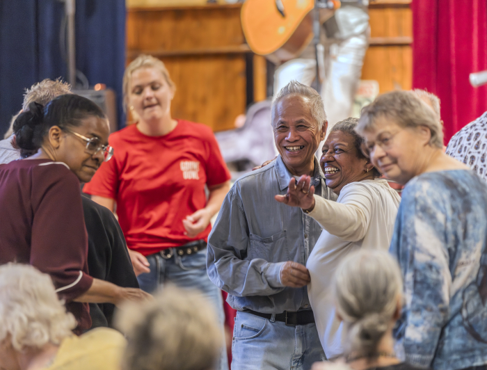 Gouwe Ouwe dans- en muziekmiddag voor ouderen